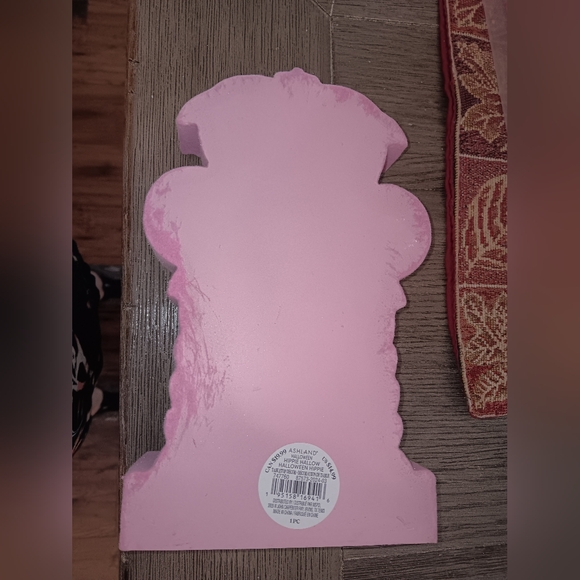 Halloween decorations,  set of nine colorful headstones. - Picture 3 of 3